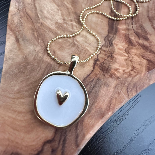 SIGNATURE HEART MEDALLION NECKLACE
