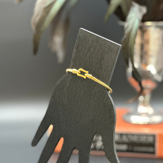 Stainless steel cable bracelet with buckle clasp, tarnish-resistant, twisted rope design